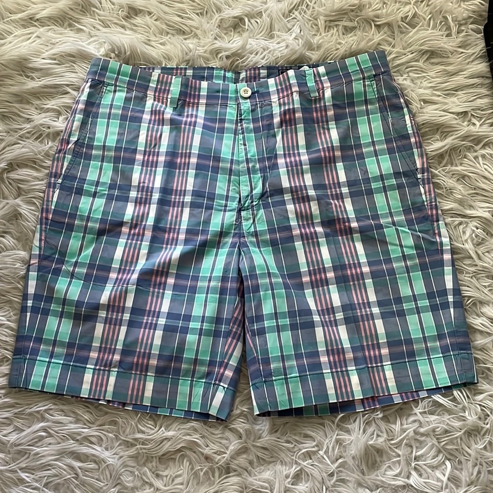 Vineyard Vines plaid breaker short